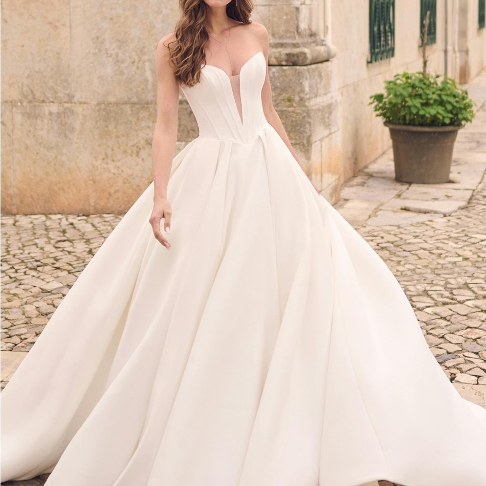 Maggie Sottero Derrick wedding dress Elegant Strapless Cream Gown